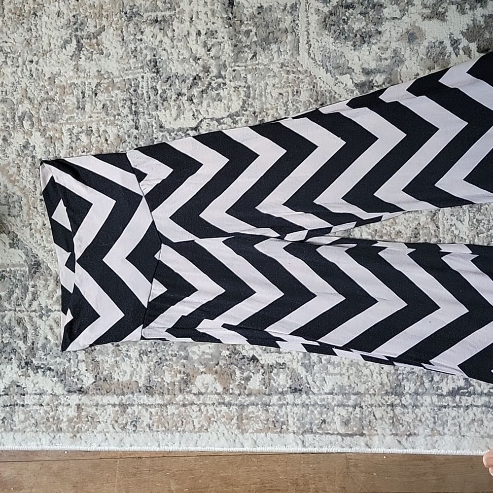 Capris - Picture 3 of 4